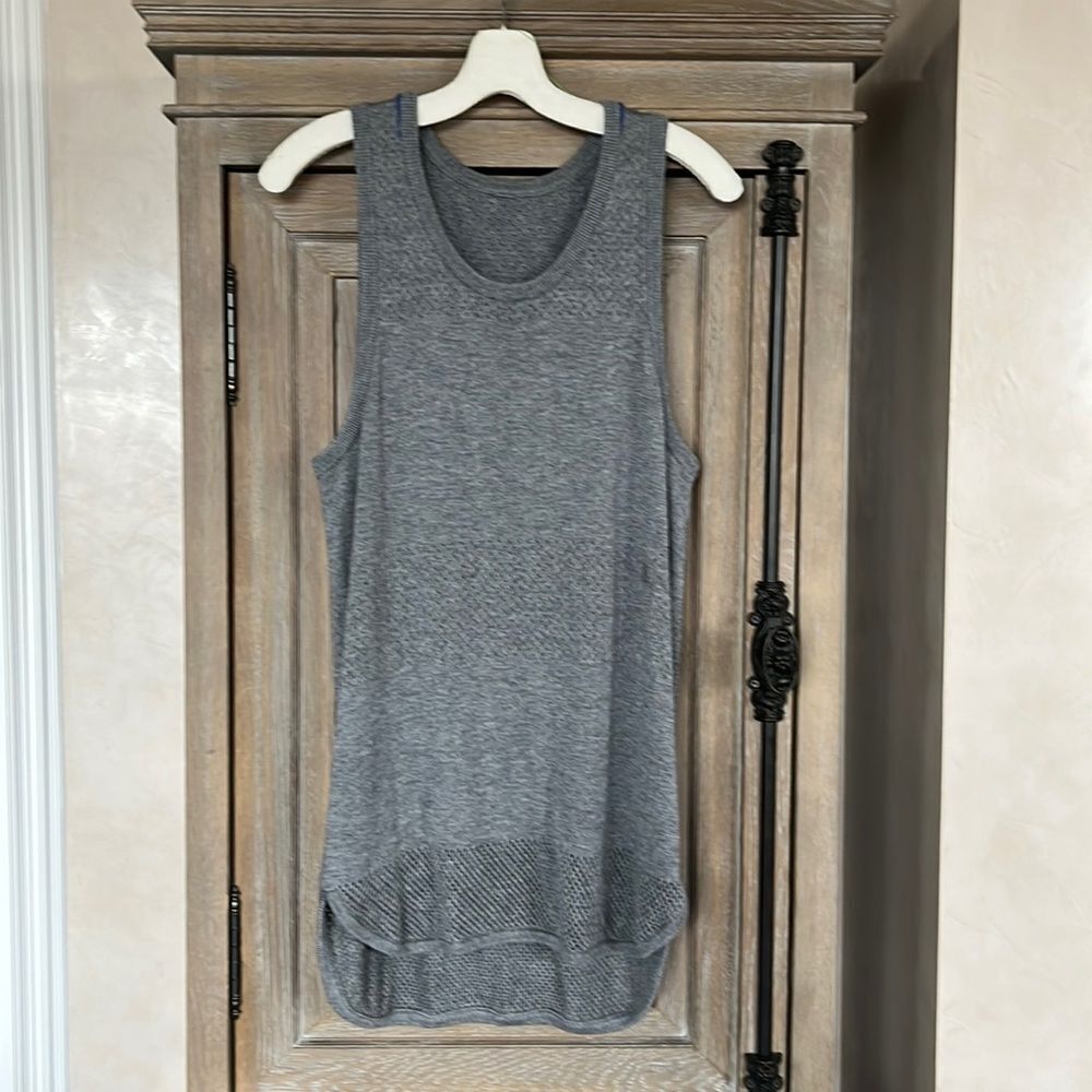 Kit and Ace long grey tank top athletic top size medium